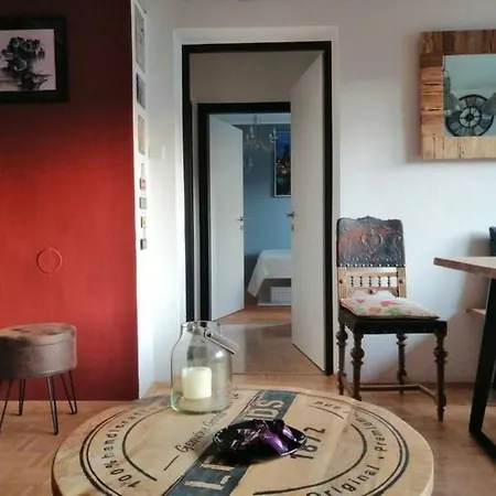 Stadtwohnung In By Interhome Apartamento Klagenfurt am Woerthersee